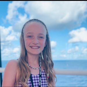 Meet your Posher, Macki